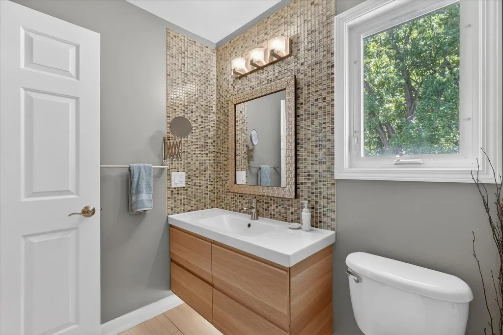4022 Dun Rovin Court Commerce Charter Township MI 48382