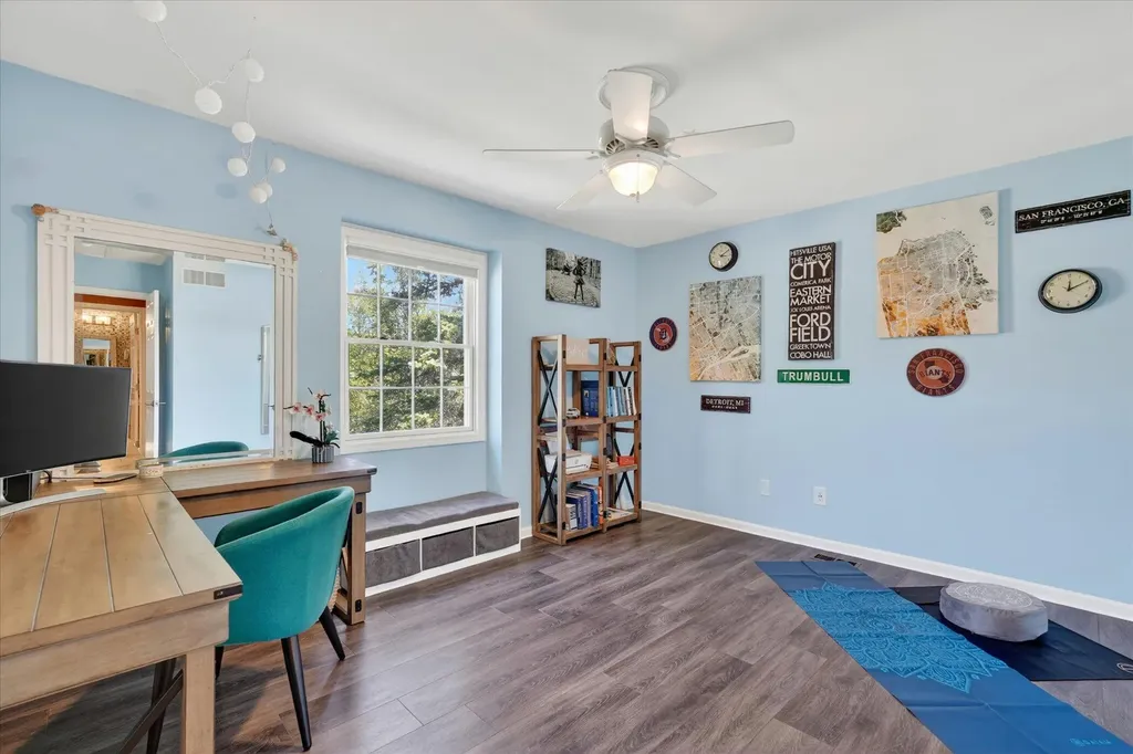 4022 Dun Rovin Court Commerce Charter Township MI 48382