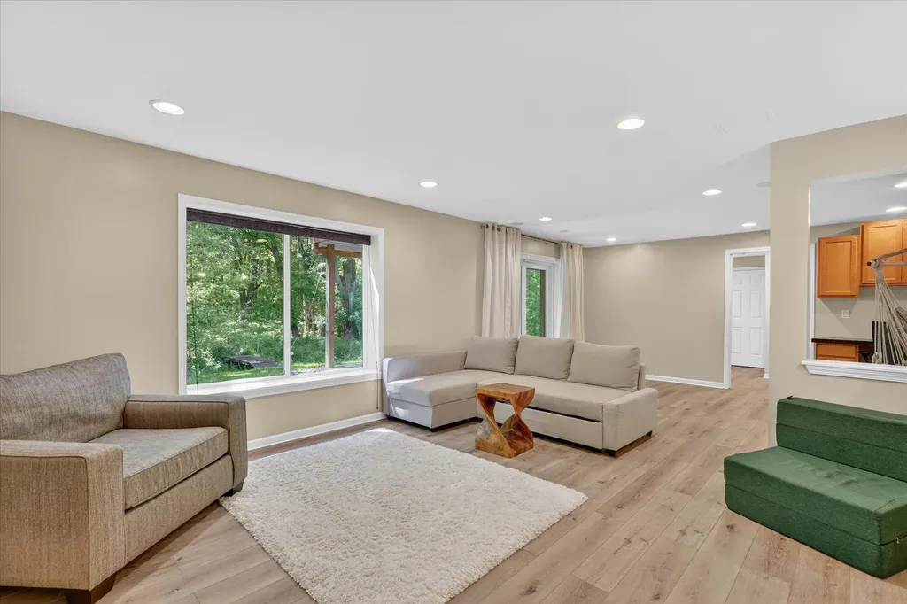 4022 Dun Rovin Court Commerce Charter Township MI 48382