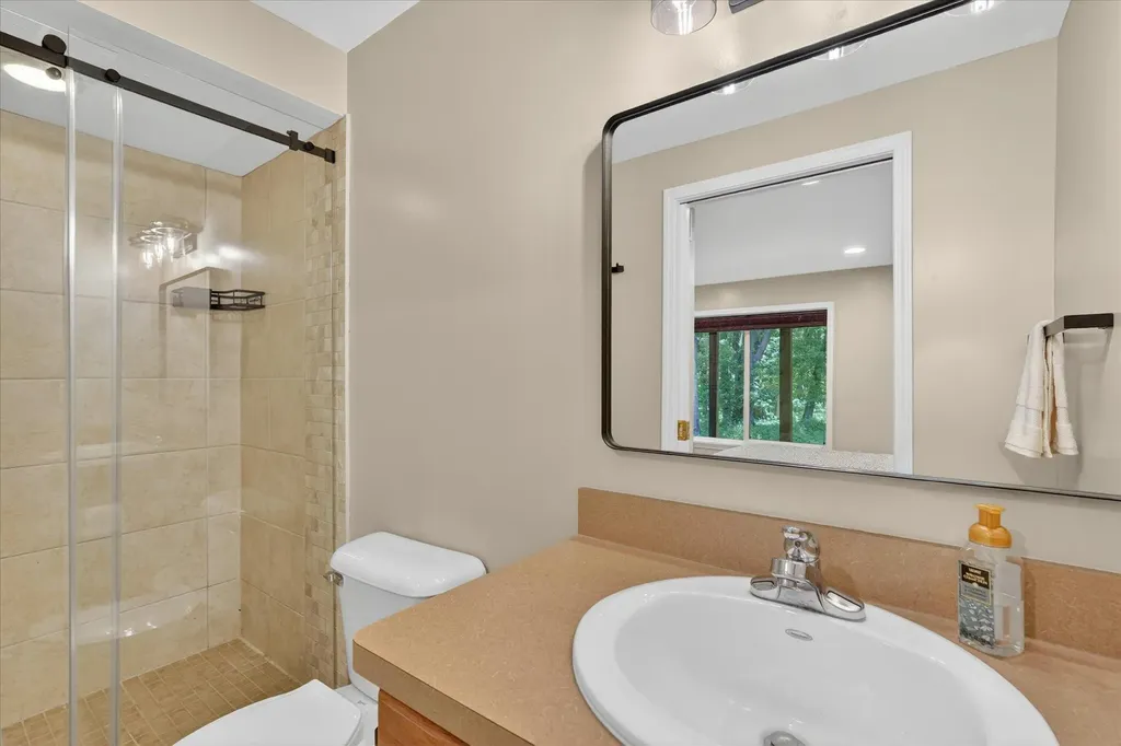 4022 Dun Rovin Court Commerce Charter Township MI 48382