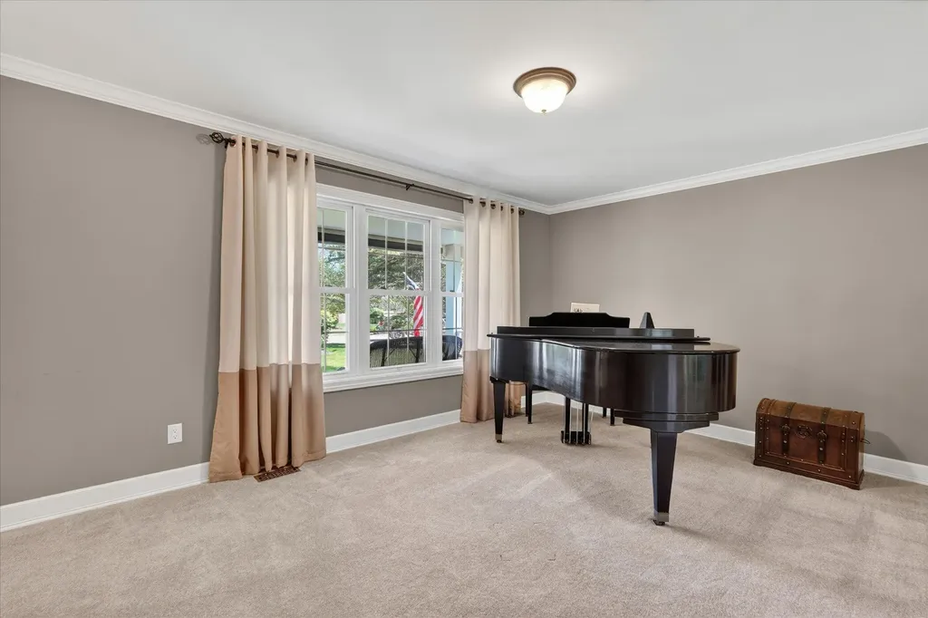 4022 Dun Rovin Court Commerce Charter Township MI 48382