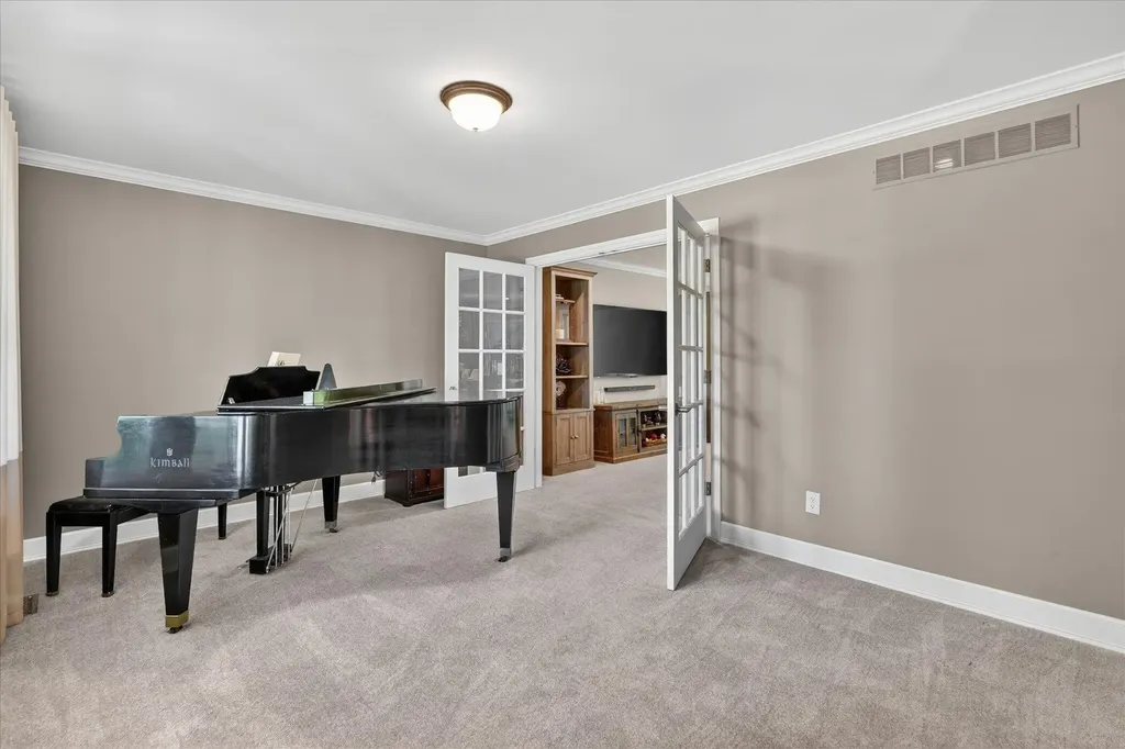 4022 Dun Rovin Court Commerce Charter Township MI 48382