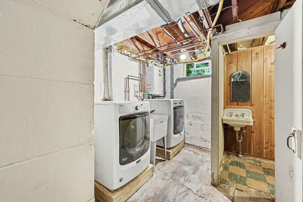 906 Pauline Boulevard Ann Arbor City MI 48103