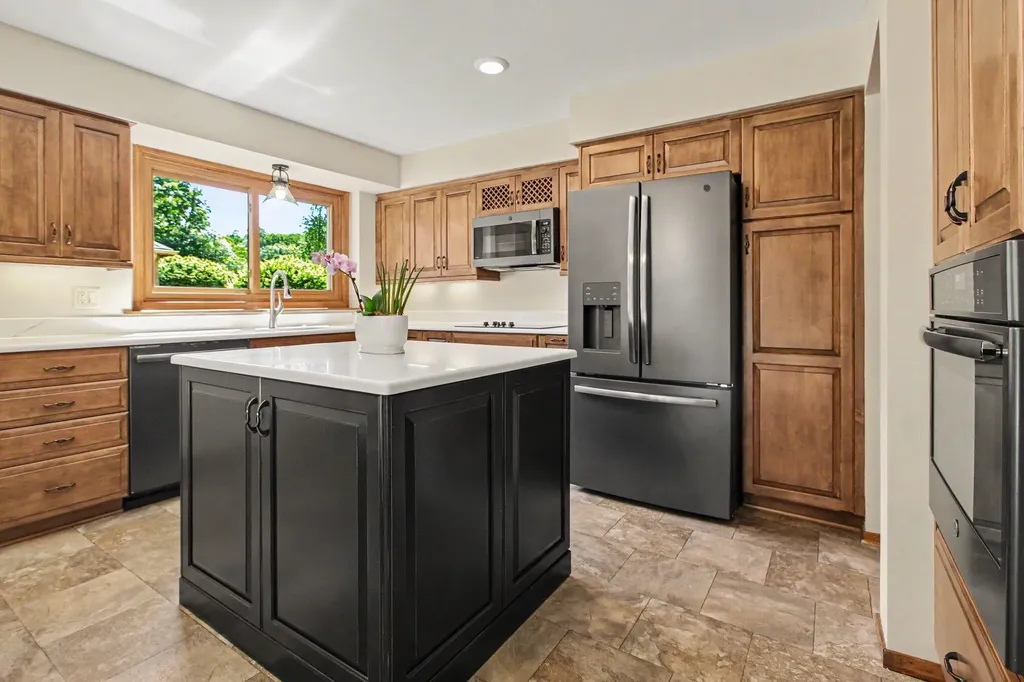 14017 Towering Oaks Drive Shelby Charter Township MI 48315