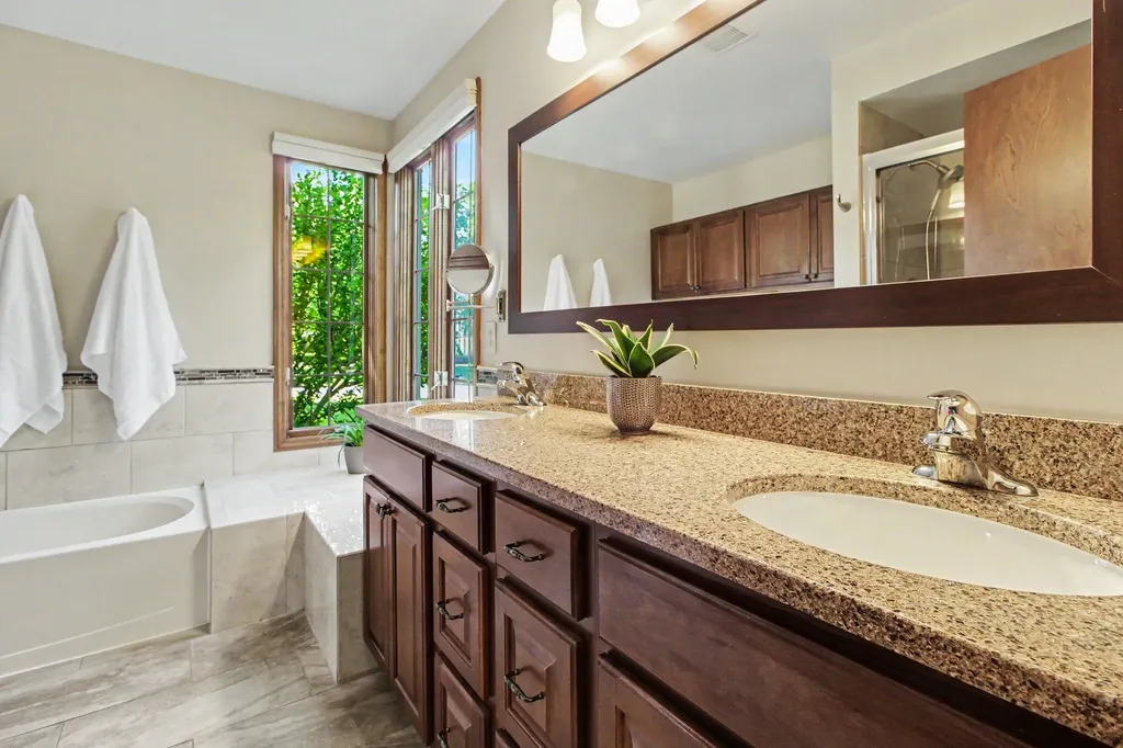14017 Towering Oaks Drive Shelby Charter Township MI 48315