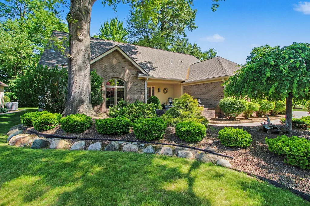 14017 Towering Oaks Drive Shelby Charter Township MI 48315