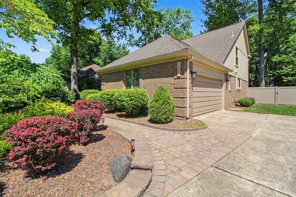 14017 Towering Oaks Drive Shelby Charter Township MI 48315