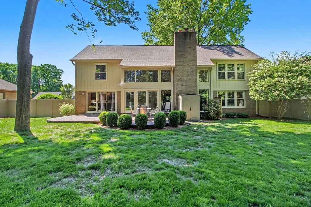 14017 Towering Oaks Drive Shelby Charter Township MI 48315