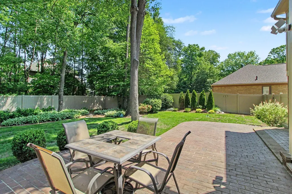 14017 Towering Oaks Drive Shelby Charter Township MI 48315