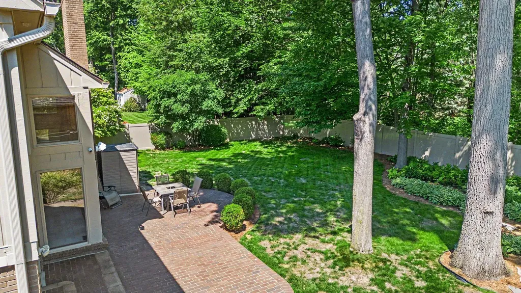 14017 Towering Oaks Drive Shelby Charter Township MI 48315