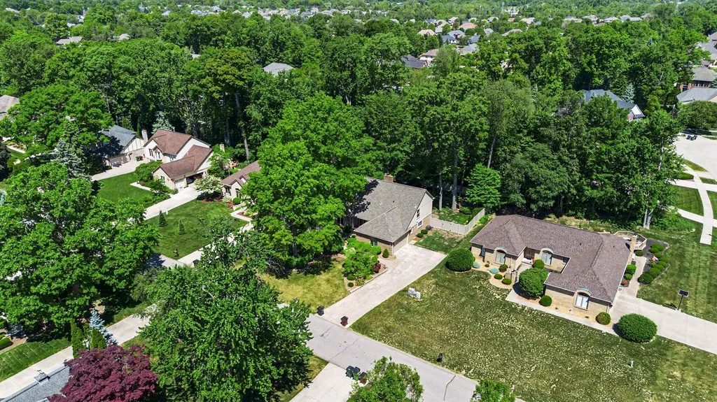 14017 Towering Oaks Drive Shelby Charter Township MI 48315