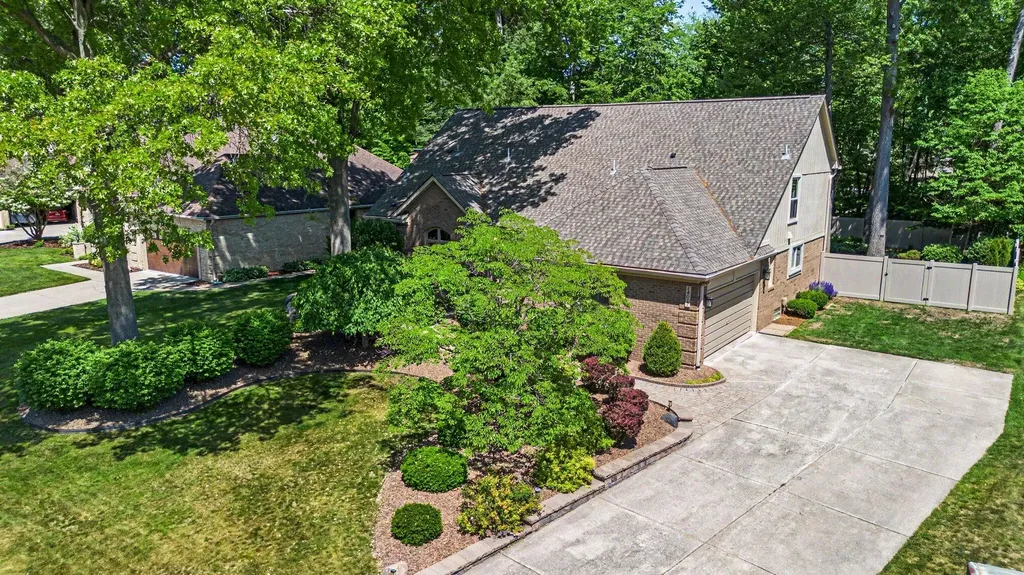 14017 Towering Oaks Drive Shelby Charter Township MI 48315