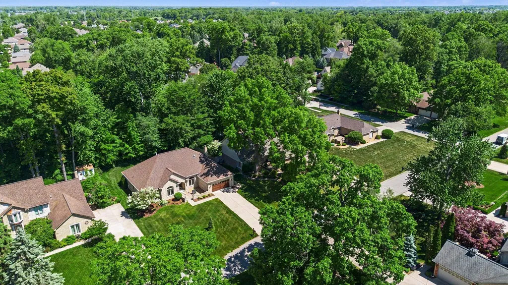 14017 Towering Oaks Drive Shelby Charter Township MI 48315