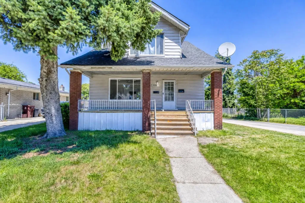 7359 Engleman Avenue Center Line City MI 48015