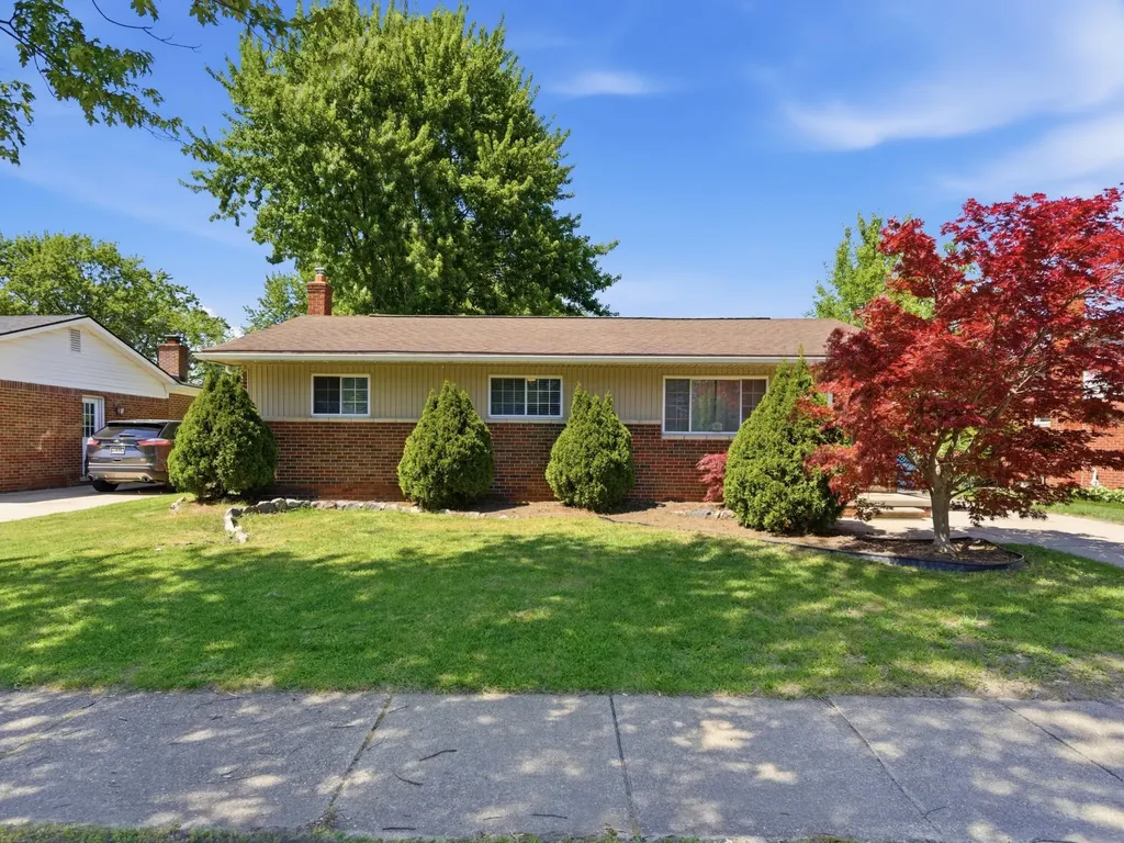 38212 N Rickham Court Westland City MI 48186
