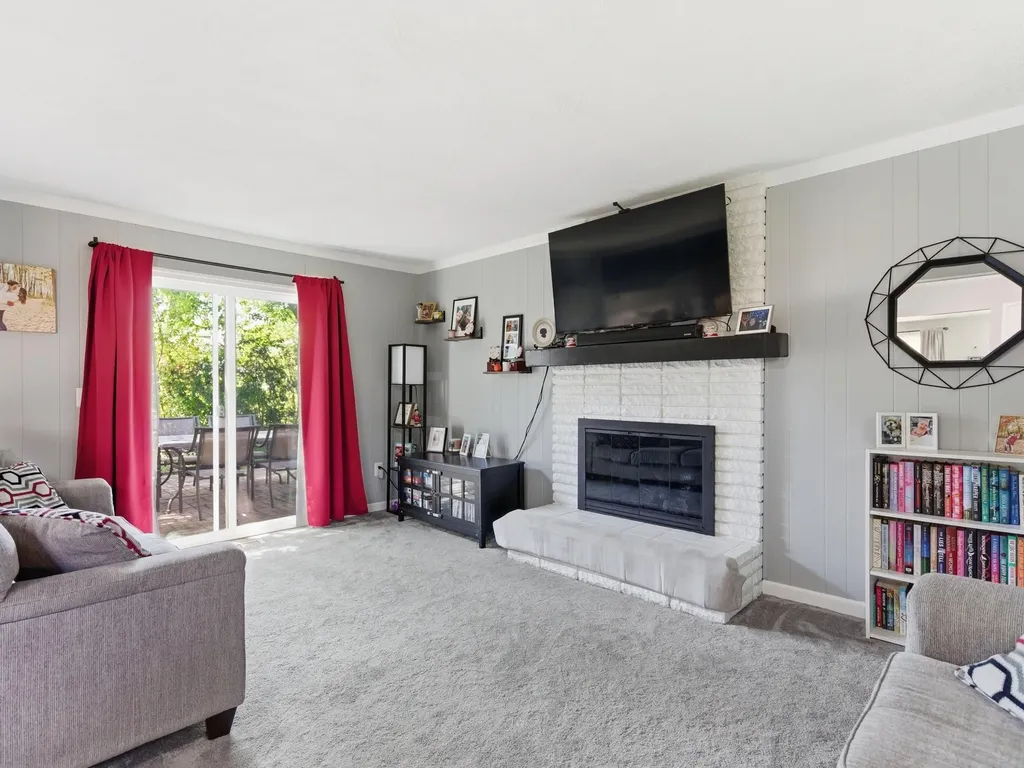 38212 N Rickham Court Westland City MI 48186
