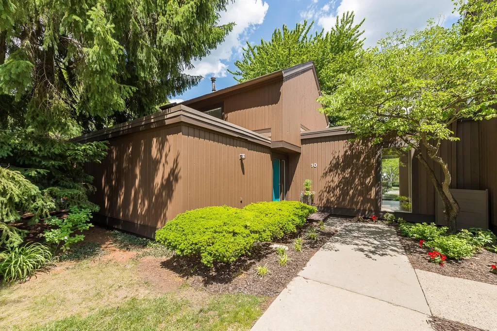 10 Westbury Court Ann Arbor City MI 48105