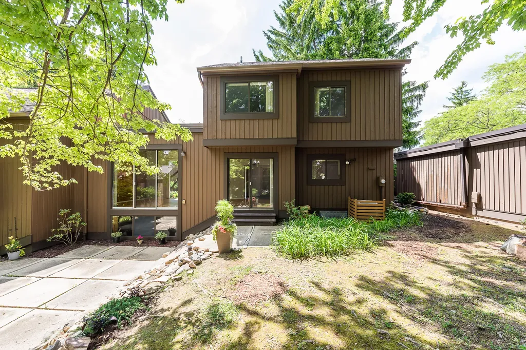 10 Westbury Court Ann Arbor City MI 48105