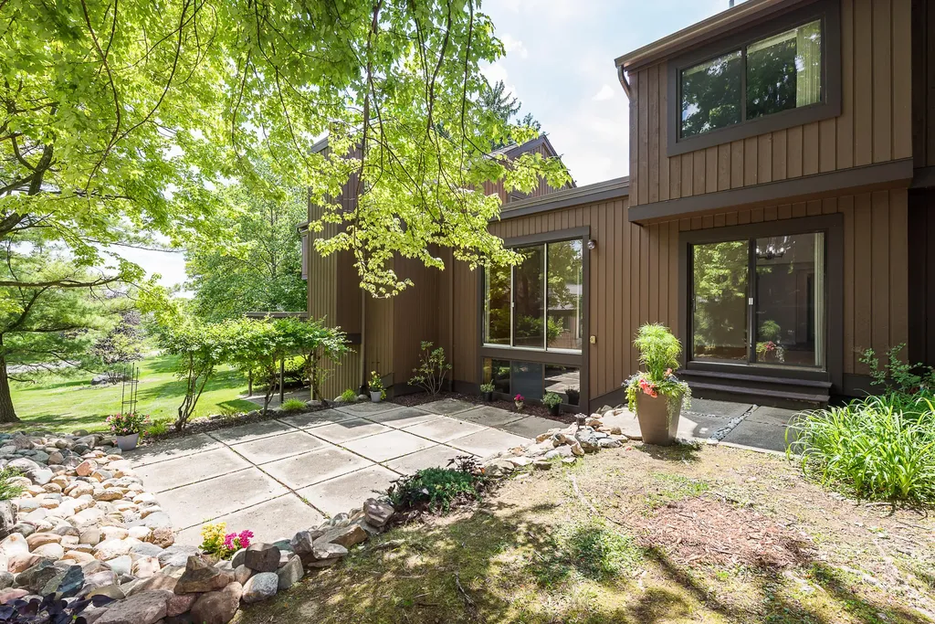 10 Westbury Court Ann Arbor City MI 48105