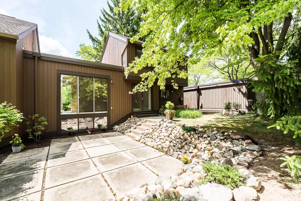 10 Westbury Court Ann Arbor City MI 48105