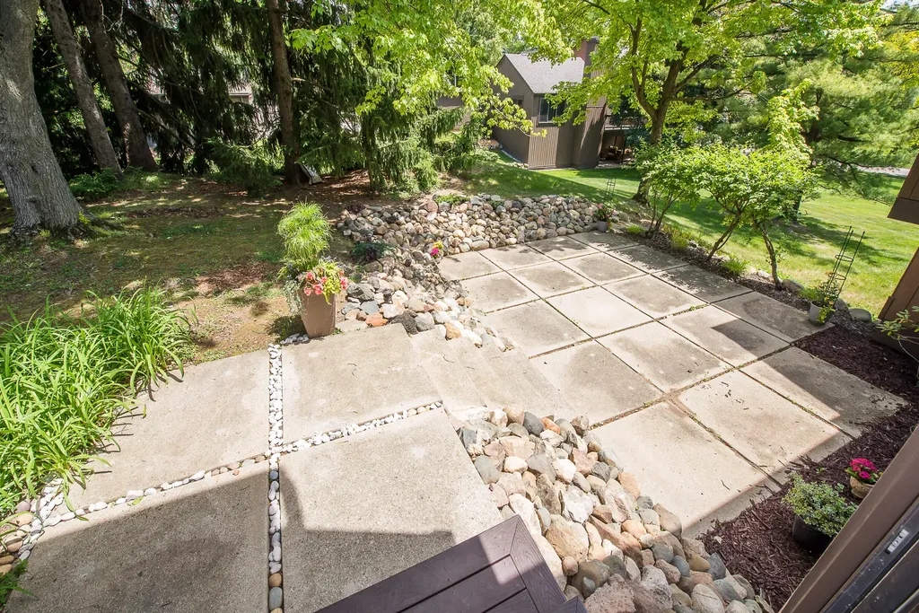 10 Westbury Court Ann Arbor City MI 48105