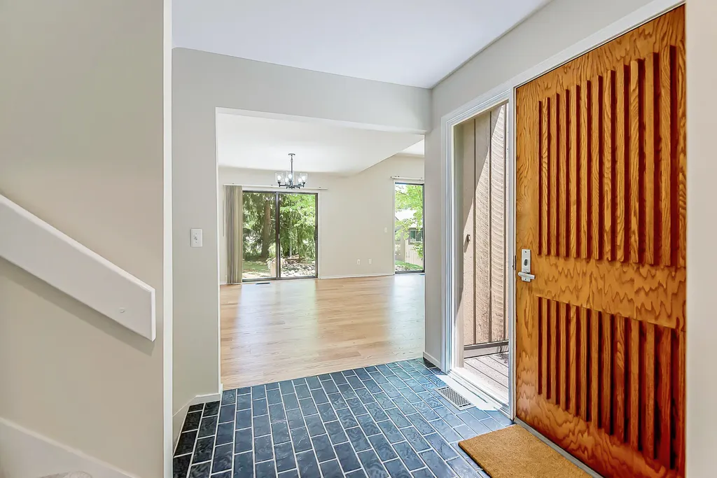 10 Westbury Court Ann Arbor City MI 48105