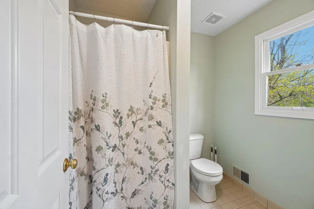 6338 Dalton Ridge Hamburg Township MI 48116