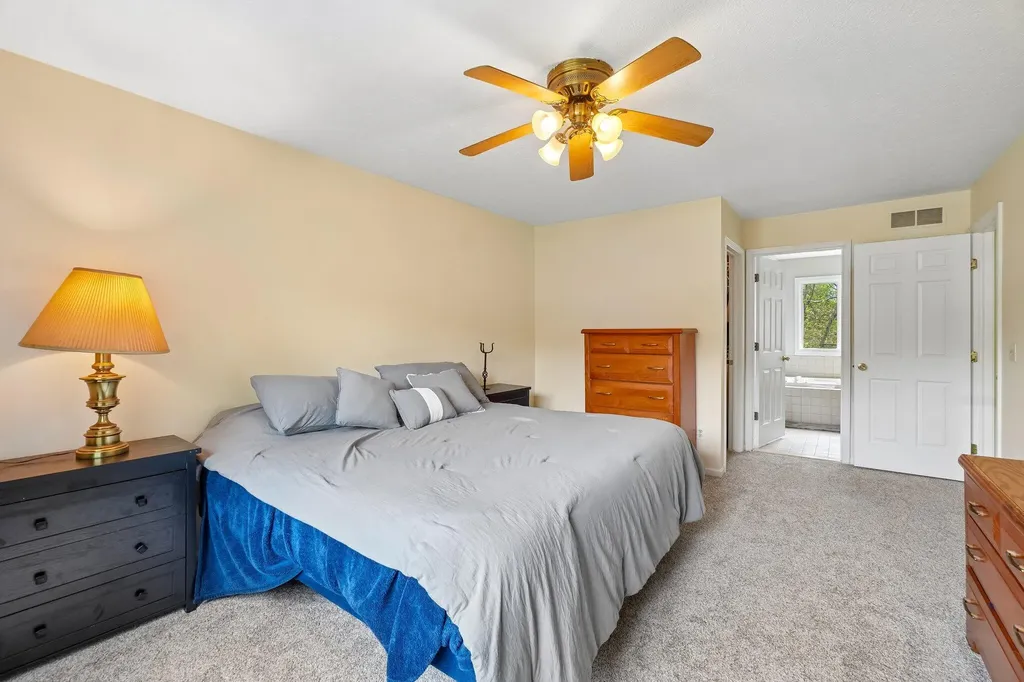 6338 Dalton Ridge Hamburg Township MI 48116
