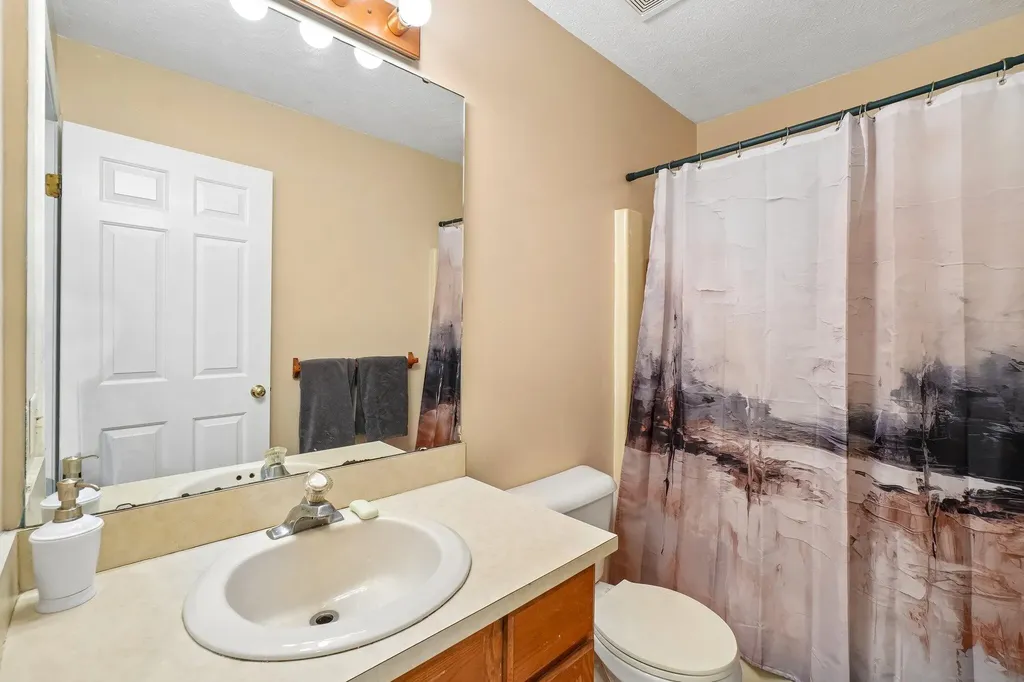 6338 Dalton Ridge Hamburg Township MI 48116