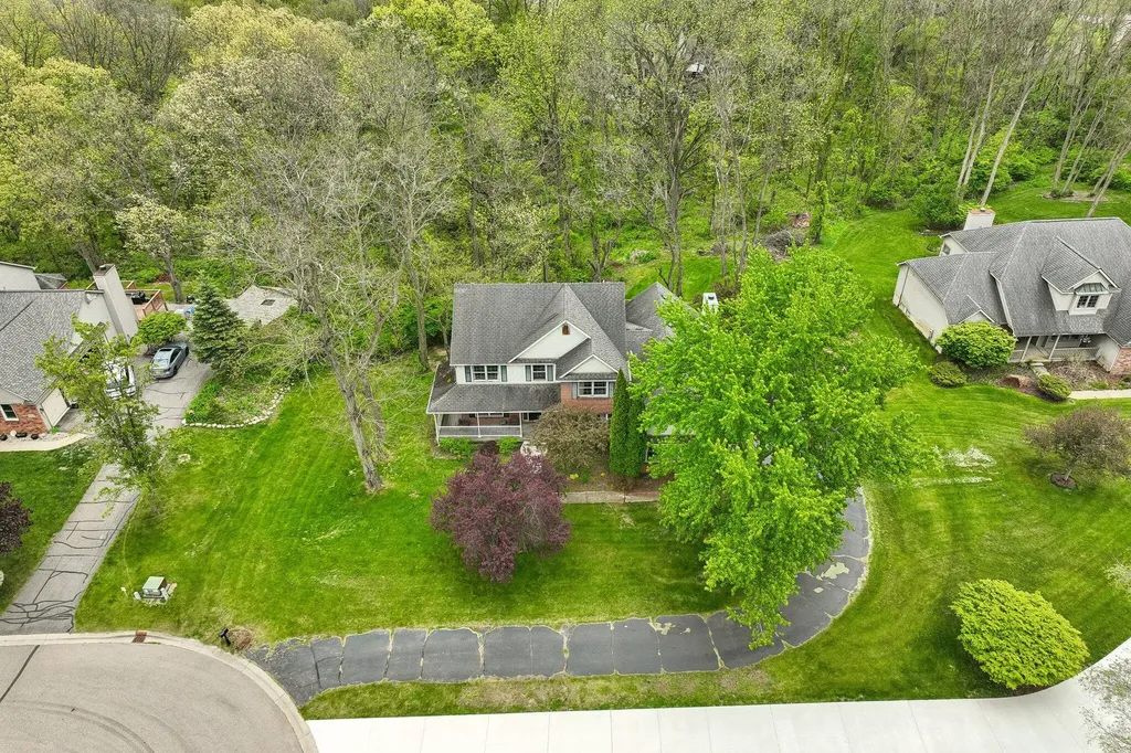 6338 Dalton Ridge Hamburg Township MI 48116