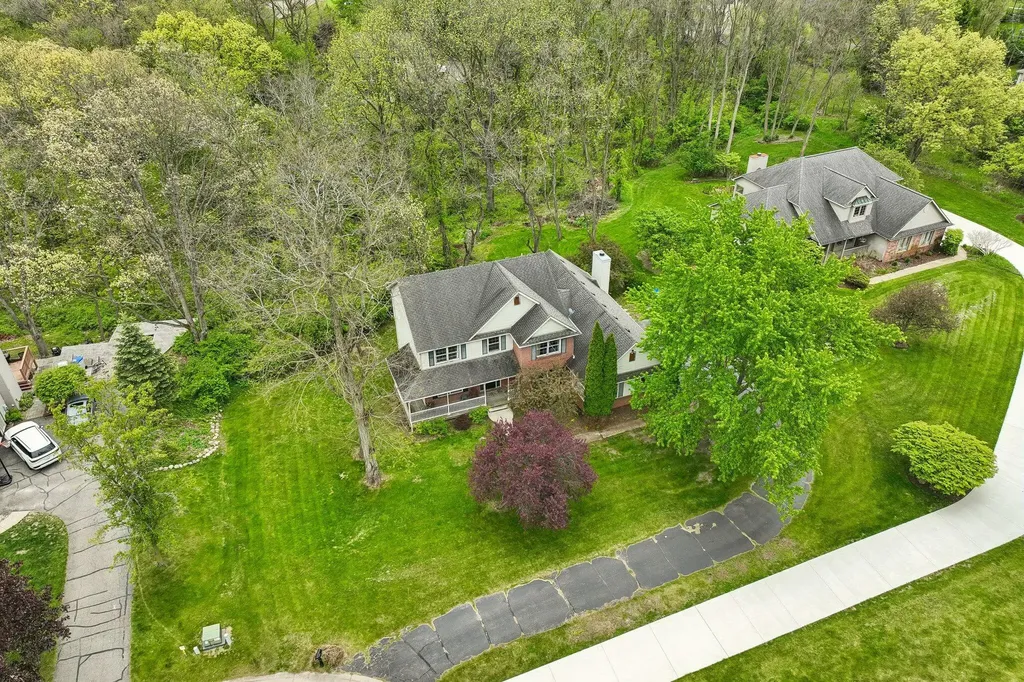 6338 Dalton Ridge Hamburg Township MI 48116