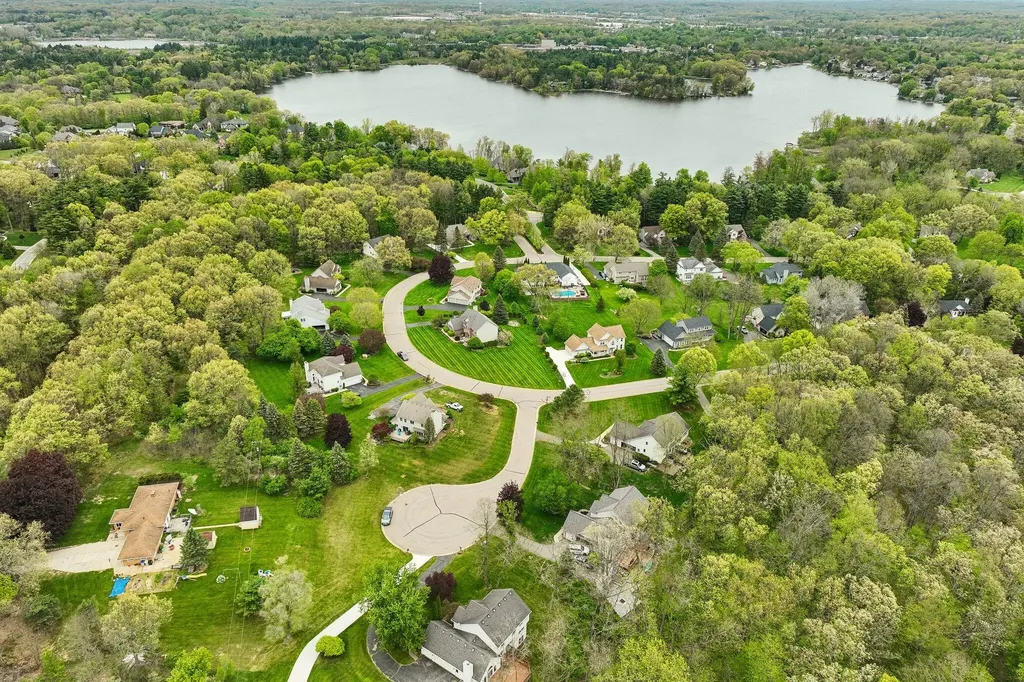 6338 Dalton Ridge Hamburg Township MI 48116