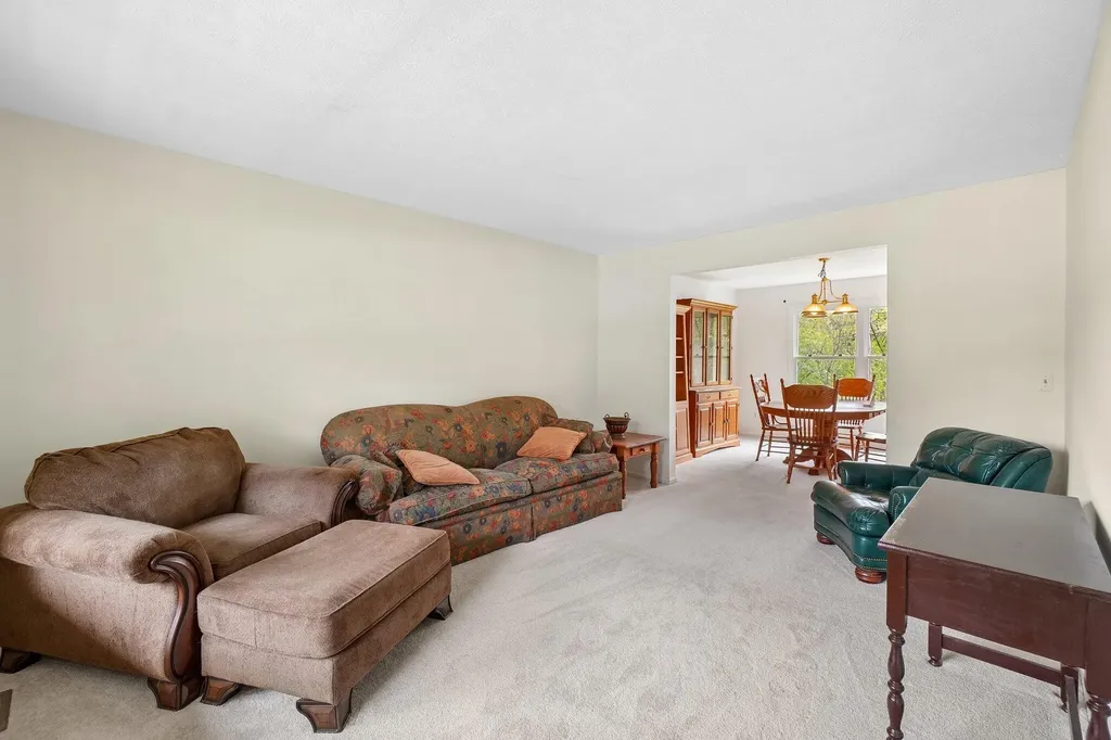 6338 Dalton Ridge Hamburg Township MI 48116