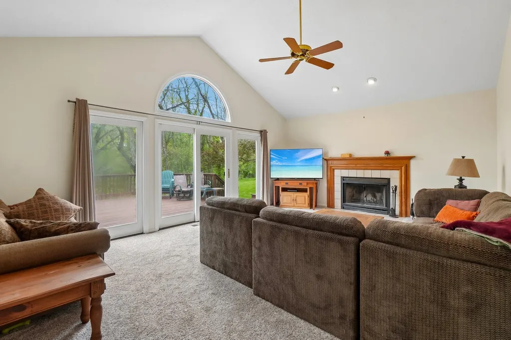 6338 Dalton Ridge Hamburg Township MI 48116