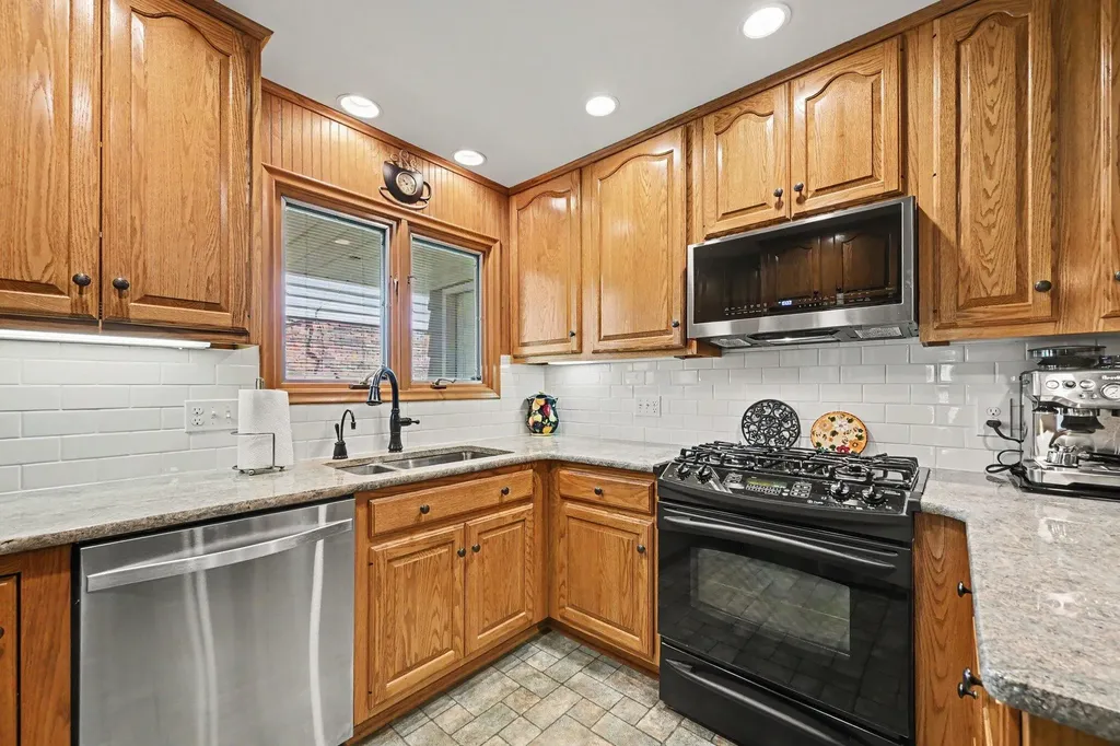 2075 Georgetown Boulevard Ann Arbor City MI 48105