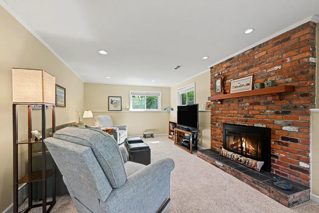 2075 Georgetown Boulevard Ann Arbor City MI 48105