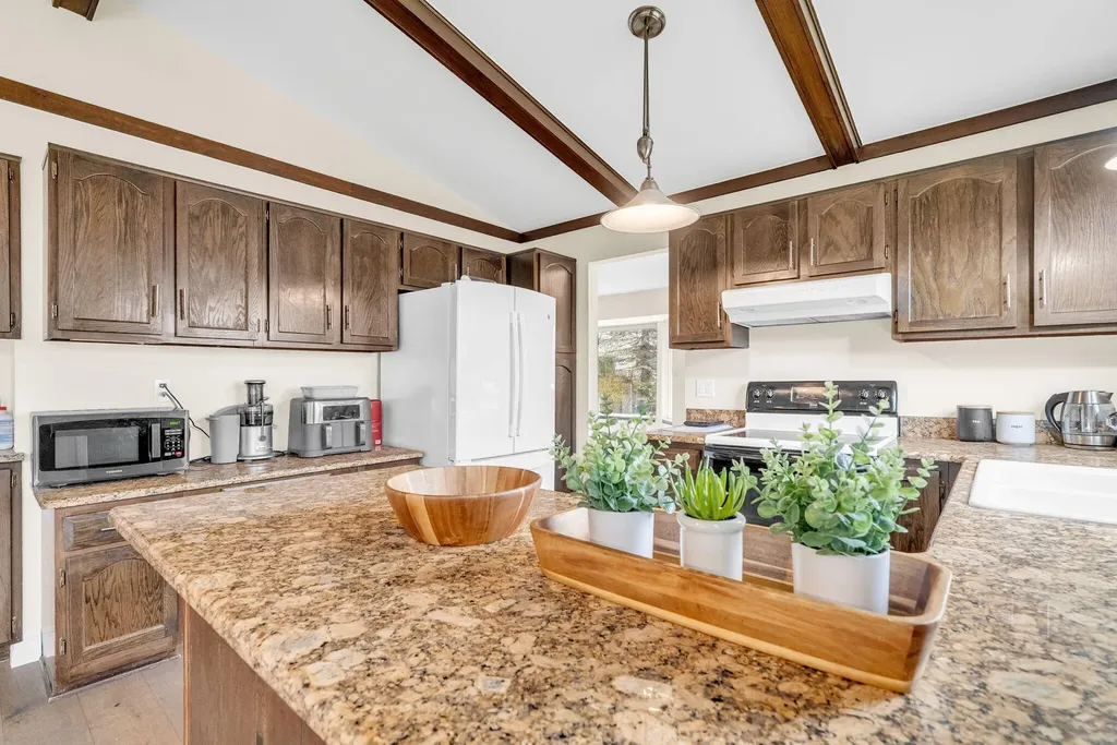 306 Antoinette Drive Rochester Hills City MI 48309