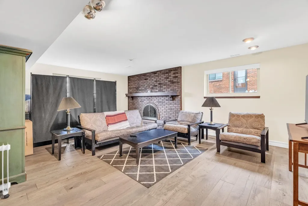 306 Antoinette Drive Rochester Hills City MI 48309