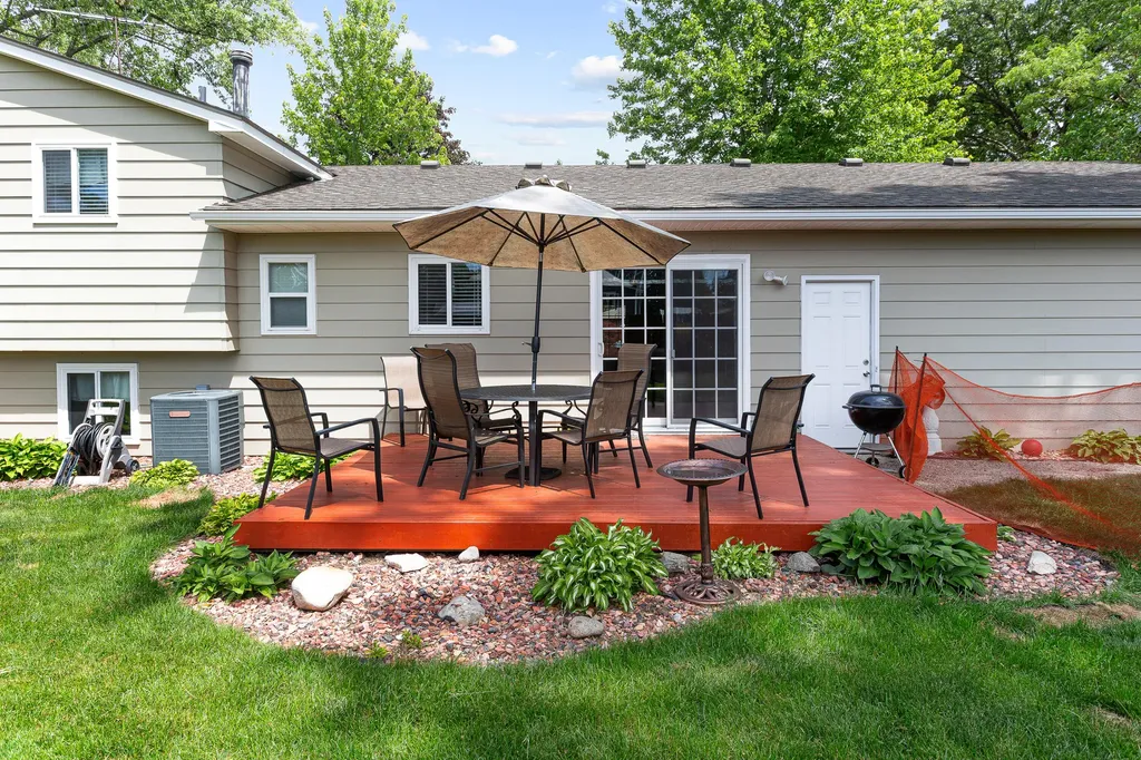 5365 Barkley Street Commerce Charter Township MI 48382