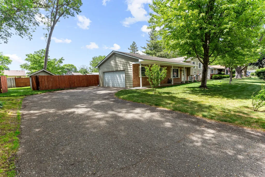5365 Barkley Street Commerce Charter Township MI 48382