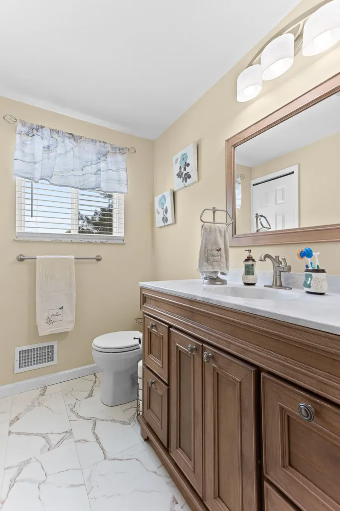 5365 Barkley Street Commerce Charter Township MI 48382