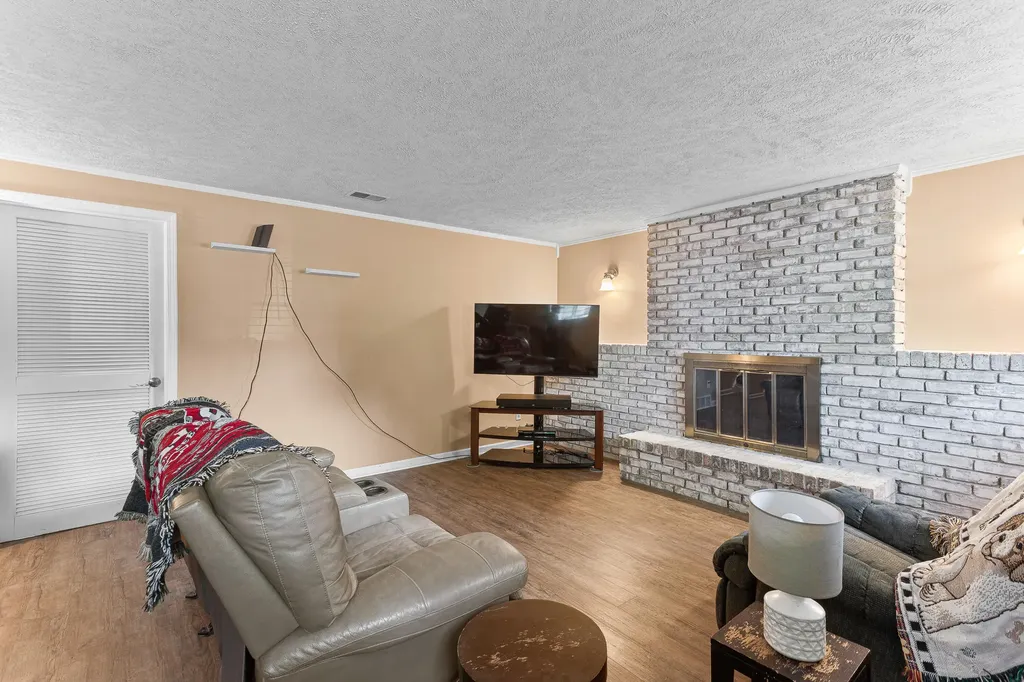 5365 Barkley Street Commerce Charter Township MI 48382