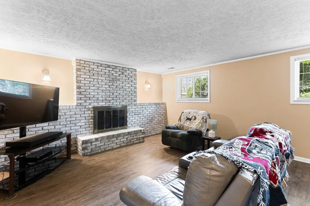 5365 Barkley Street Commerce Charter Township MI 48382