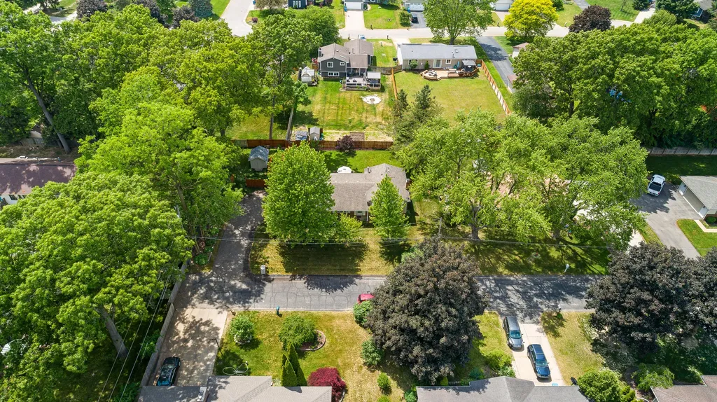 5365 Barkley Street Commerce Charter Township MI 48382