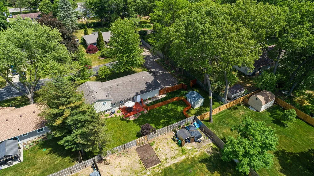 5365 Barkley Street Commerce Charter Township MI 48382