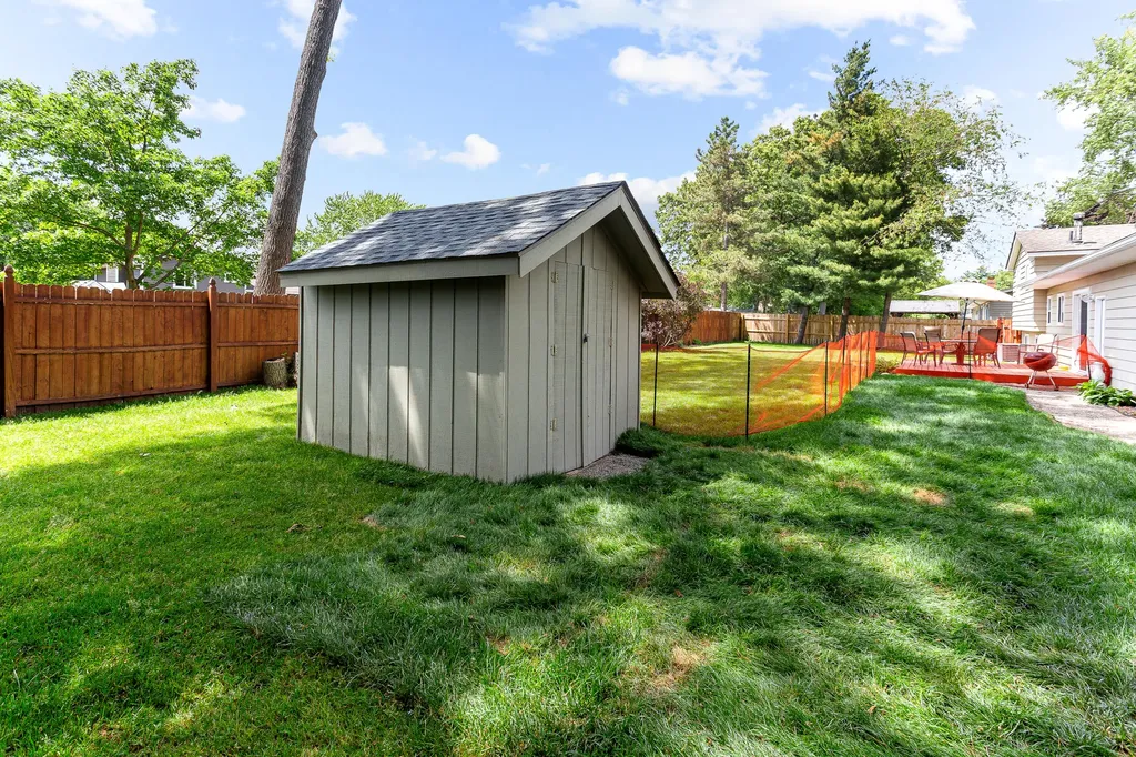 5365 Barkley Street Commerce Charter Township MI 48382