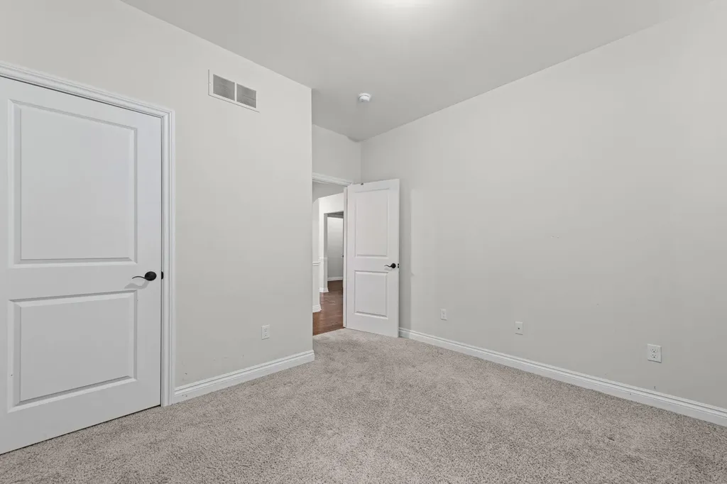 15300 Eton Pointe Drive Clinton Charter Township MI 48035