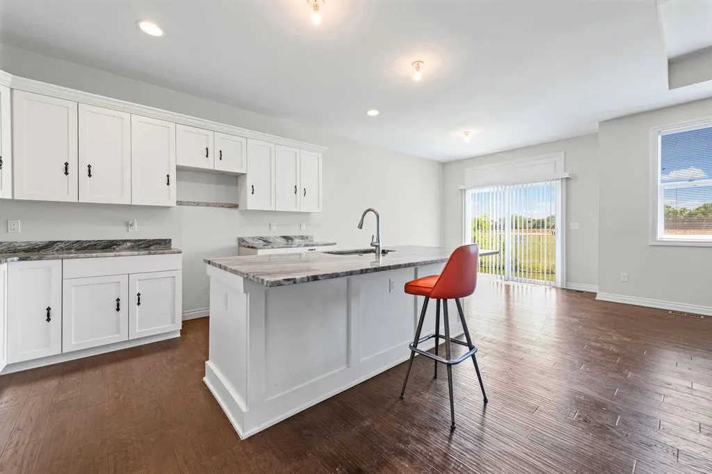 15300 Eton Pointe Drive Clinton Charter Township MI 48035