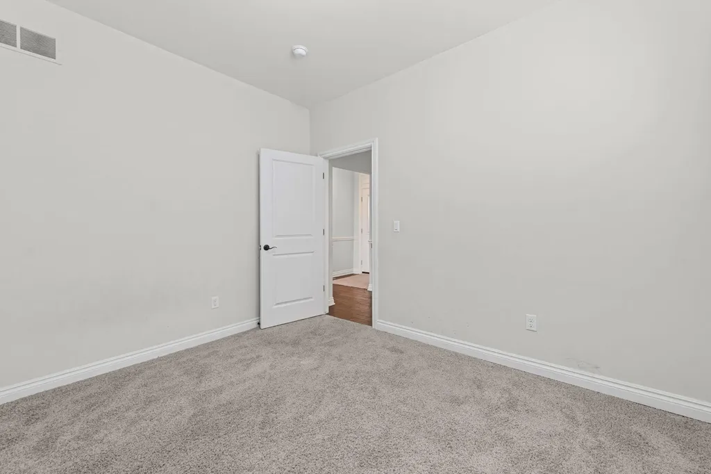 15300 Eton Pointe Drive Clinton Charter Township MI 48035