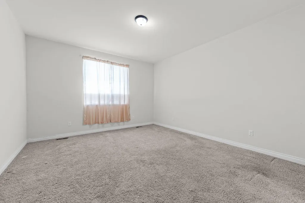 15300 Eton Pointe Drive Clinton Charter Township MI 48035